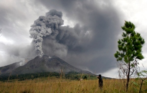 APTOPIX Indonesia Volcano Erupts